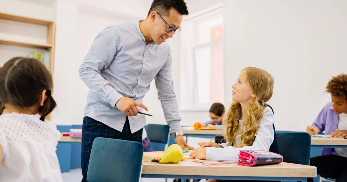 Cara Membangun Hubungan Positif Antara Guru dan Siswa di Kelas