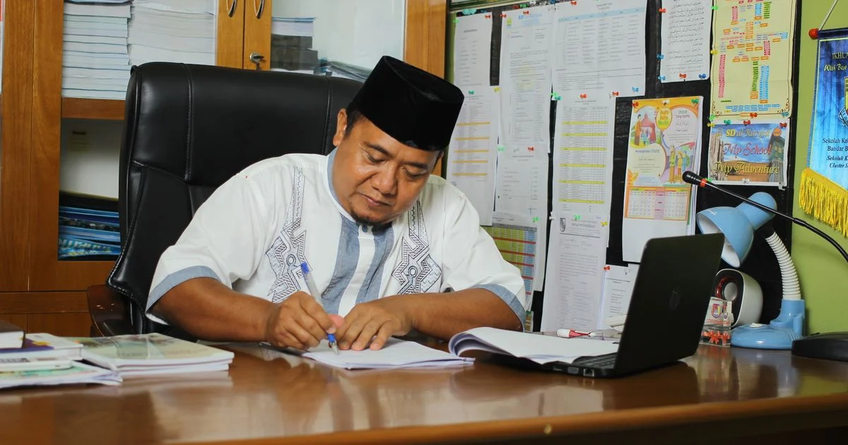 Panduan Praktis Cara Memberikan Pujian yang Tepat kepada Siswa di Kelas